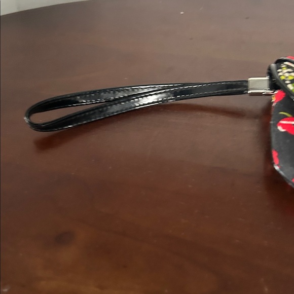 Vera Bradley Poppy Fields magnetic wristlet - Picture 7 of 8